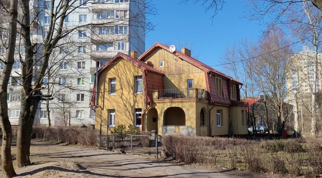 Старый дом на улице Нарвской