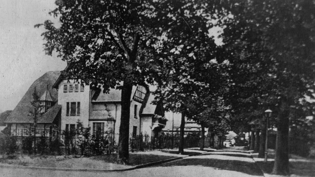 1900—1920, Königsberg. Amalienau. Villa S. Körte die Kastanien allee