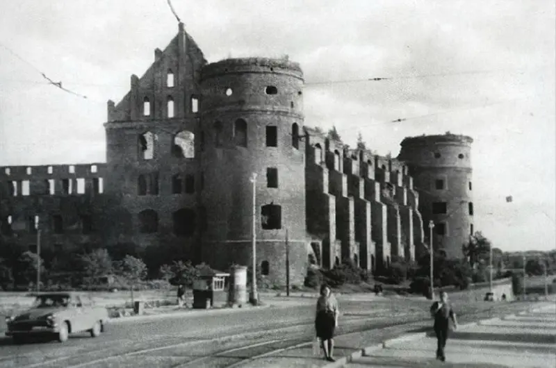 Королевский замок глазами первых переселенцев 3 Королевский замок в 50-х