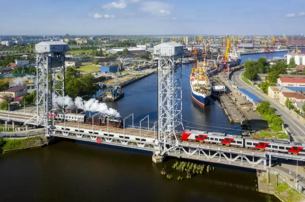 Двухъярусный мост. Фото сделано до 2021 года