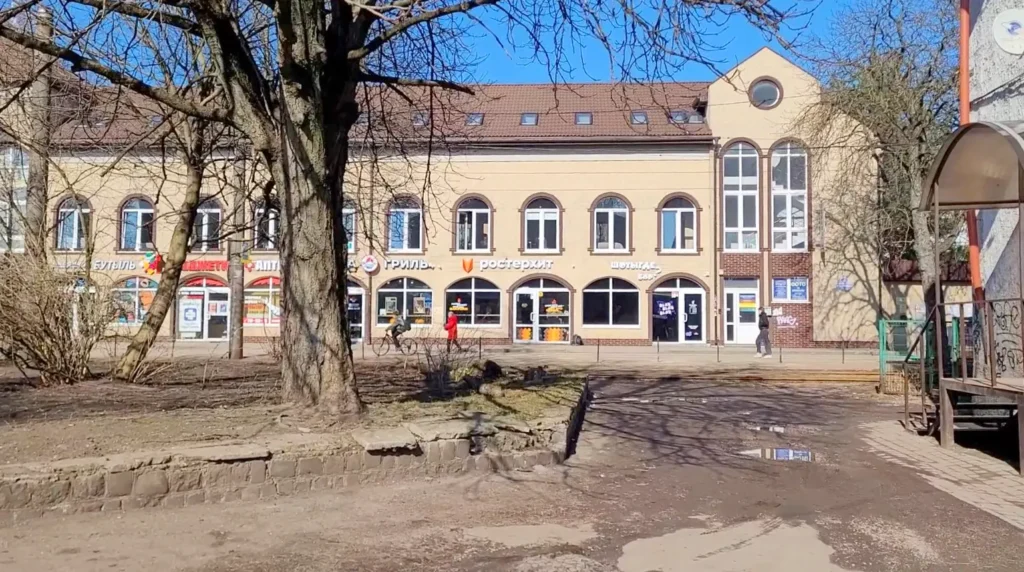 В конце улицы Кирова