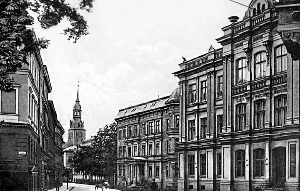 Улица Барнаульская: 6 имён истории Калининграда 2 Кёнигсберг, 1895–1905 годы. Улица Ланге Райе, дома № 5 и далее (слева), № 3 и 4 (справа). На заднем плане — Новая Россгартенская кирха